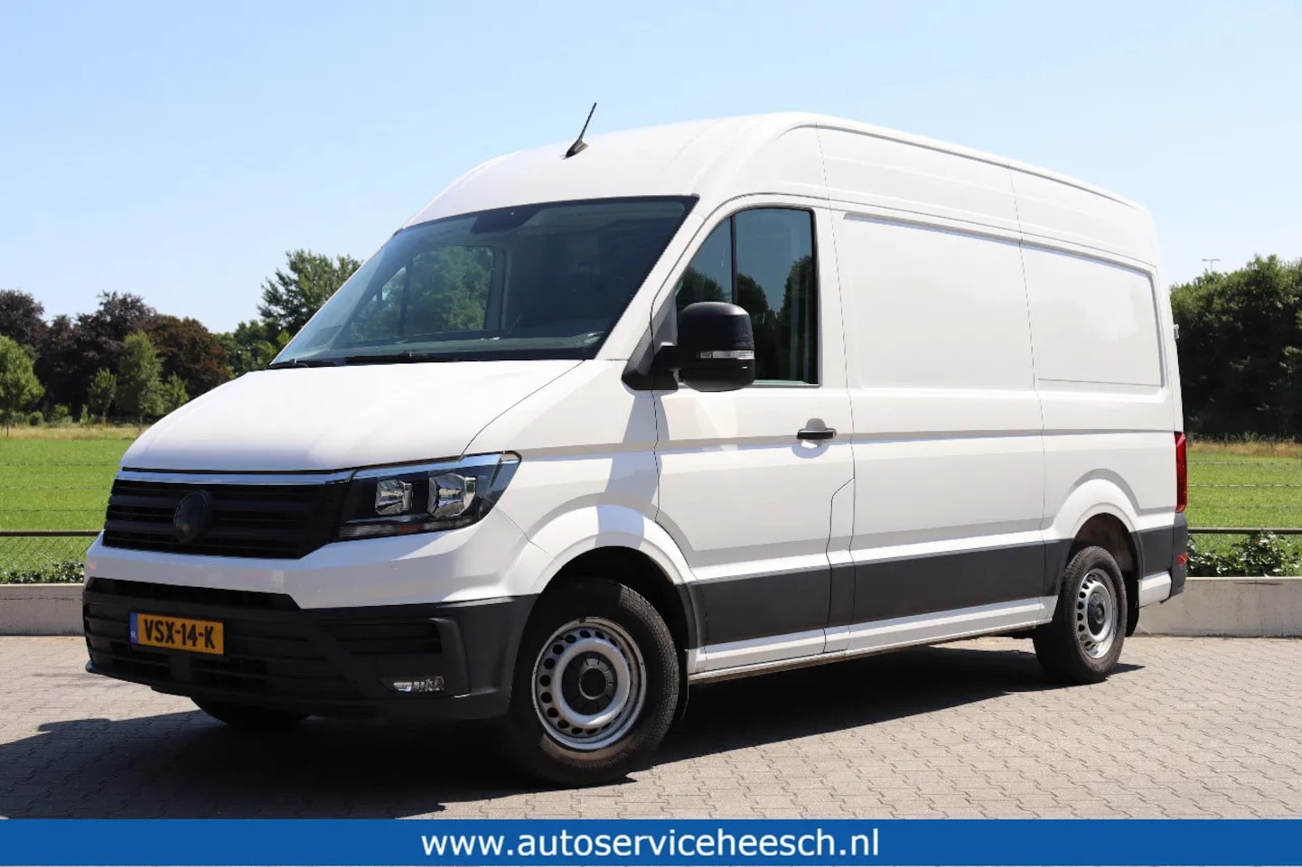 Volkswagen Crafter - 2.0 TDi 140PK L3H3 l AIRCO l CARPLAY l CAMERA l PDC - AutoWereld.nl