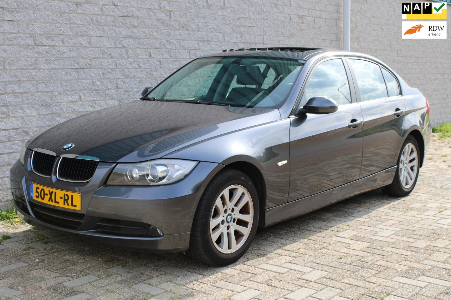 BMW 3-serie - 320i High Executive 320i High Executive - AutoWereld.nl