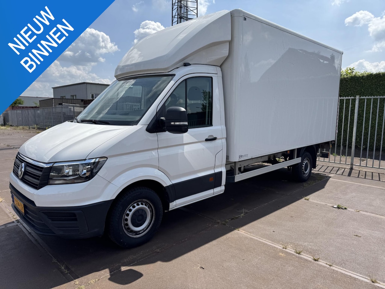 Volkswagen Crafter - 35 2.0 TDI | Automaat | Laadklep | Meubelbak - AutoWereld.nl