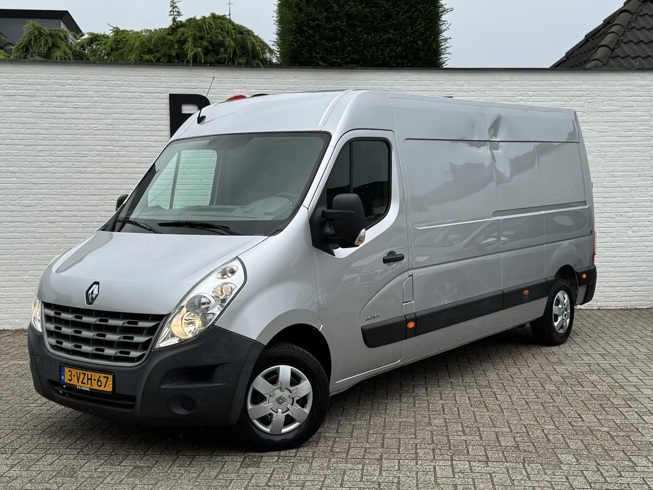 Renault Master - T35 2.3 dCi L3H3 Cruise control Airco Navigatie Bleutooth Elektrisch ramen - AutoWereld.nl