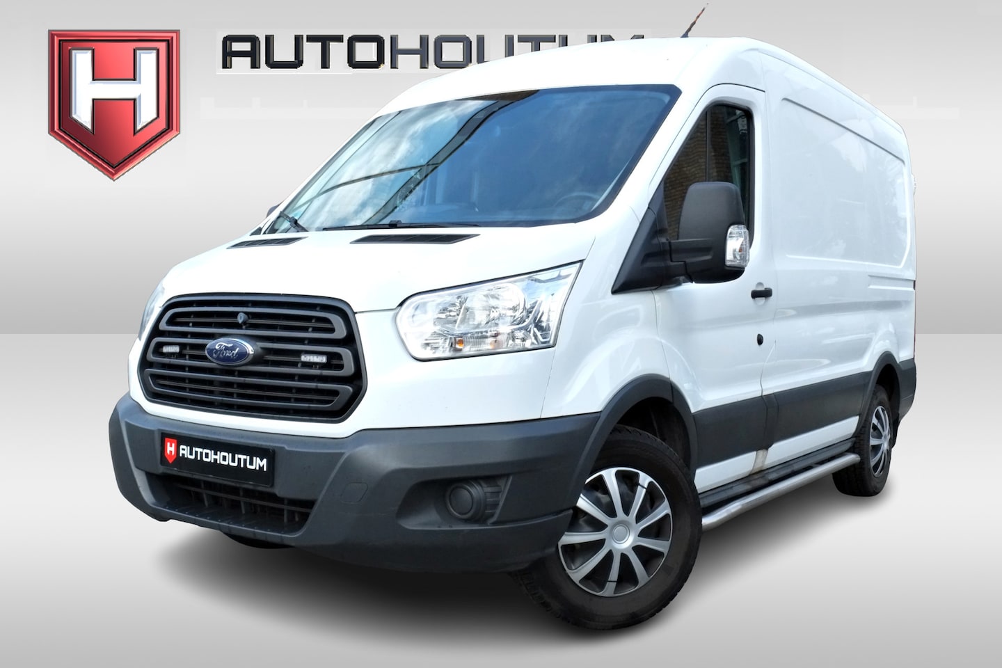 Ford Transit - 350 2.2 TDCI EURO6 L2H3 Airco, Trekhaak, Achteruitrijcamera - AutoWereld.nl