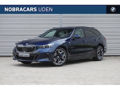 BMW i5 - eDrive40 M Sport / Adaptieve LED / Stoelventilatie / Comfort Access / Parking Assistant Pl