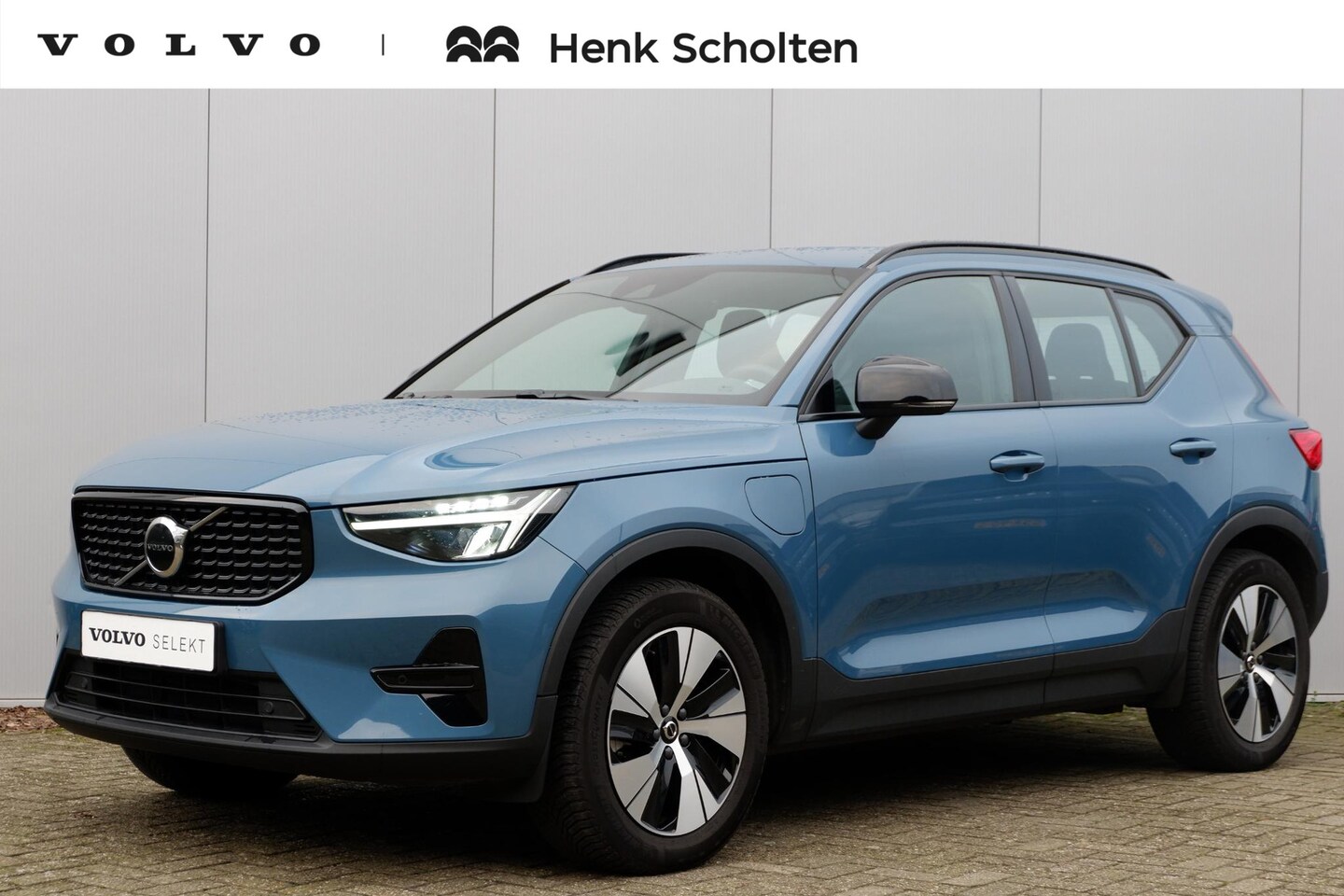 Volvo XC40 - T4 Plug-in hybrid AUT7 211PK Plus Dark, Trekhaak semi elektrisch inklapbaar | Harman Kardo - AutoWereld.nl