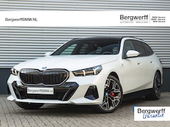 BMW 5-serie Touring - 550e xDrive M-Sport Pro - Pano - Driving Ass Prof - Onderstel Prof