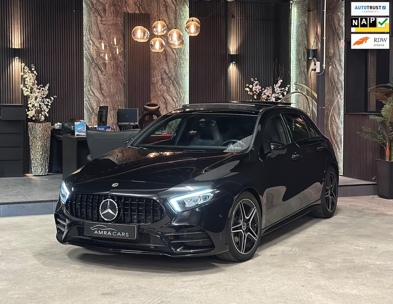 Mercedes-Benz A-klasse - 180 d AMG|PANO|SFEER|BOMVOL - AutoWereld.nl