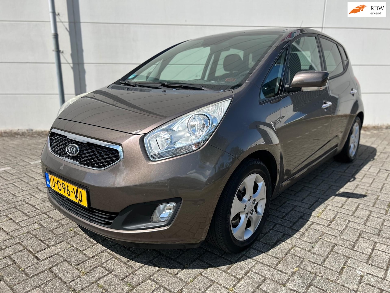 Kia Venga - 1.6 CVVT World Cup Edition Automaat G3 (Lpg) Pano Camera Navi Stoelverwarming - AutoWereld.nl