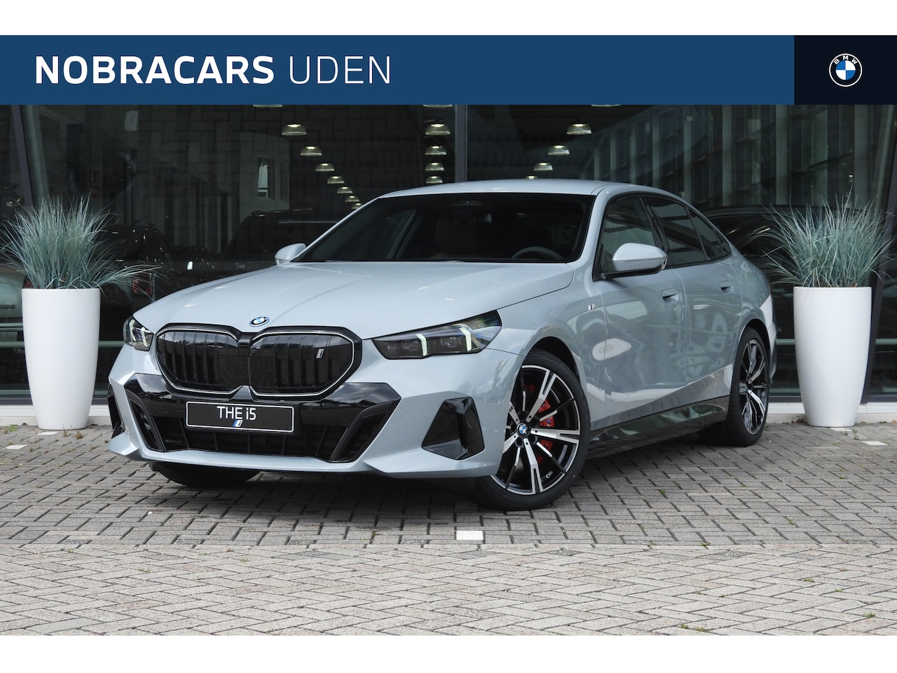 BMW i5 - eDrive40 M Sport / Stoelventilatie / Adaptieve LED / Parking Assistant Plus / Comfort Acce - AutoWereld.nl