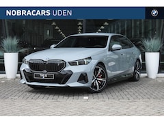 BMW i5 - eDrive40 M Sport / Stoelventilatie / Adaptieve LED / Parking Assistant Plus / Comfort Acce