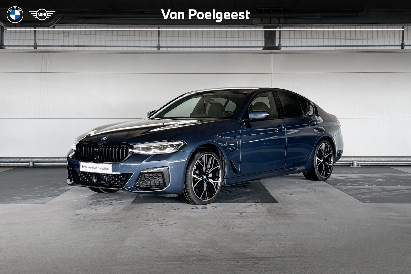 BMW 5-serie - Sedan 530e Business Edition Plus | Selections 2500 - AutoWereld.nl
