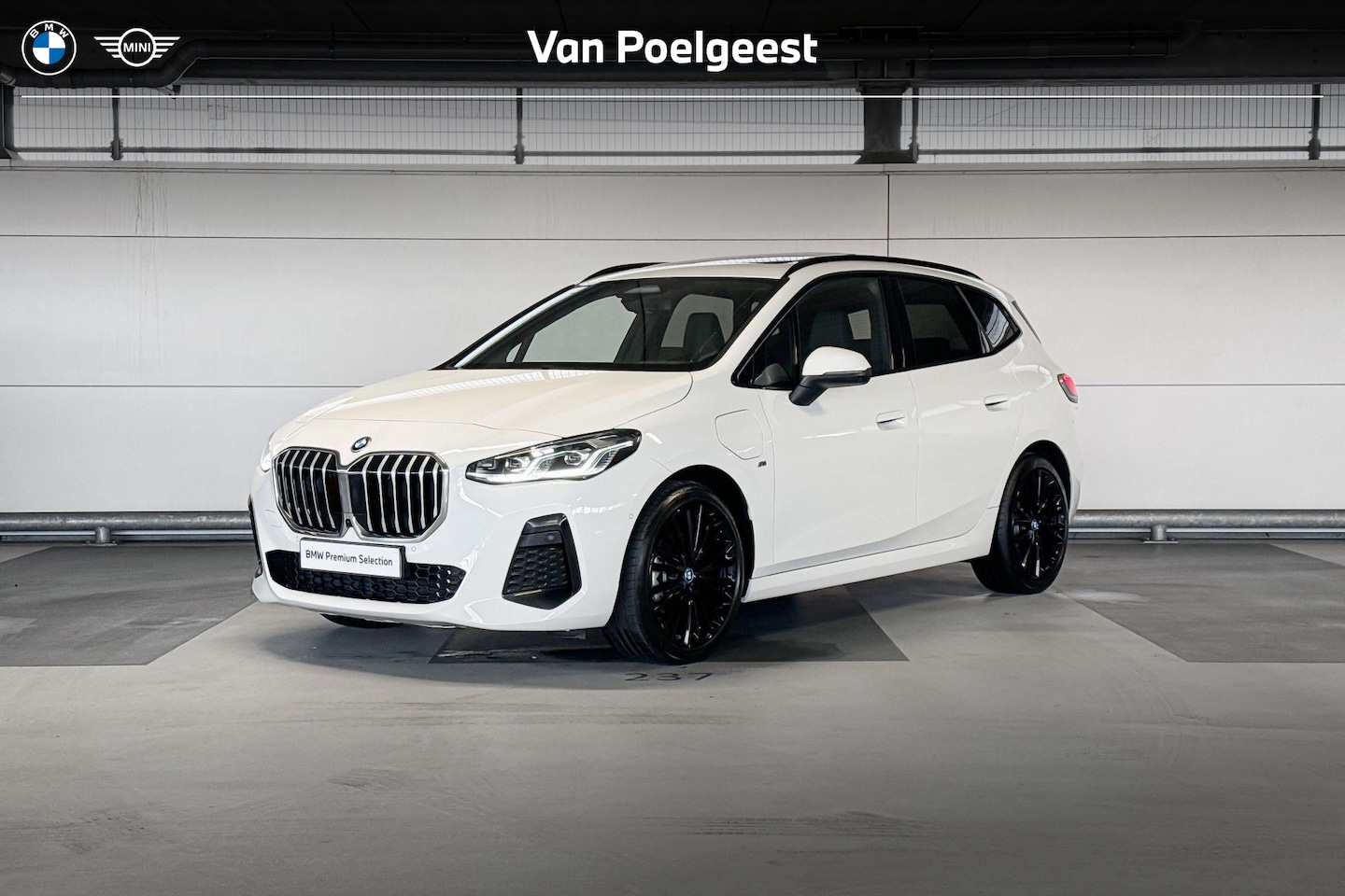 BMW 2-serie Active Tourer - 225e xDrive | Selections 2500 - AutoWereld.nl