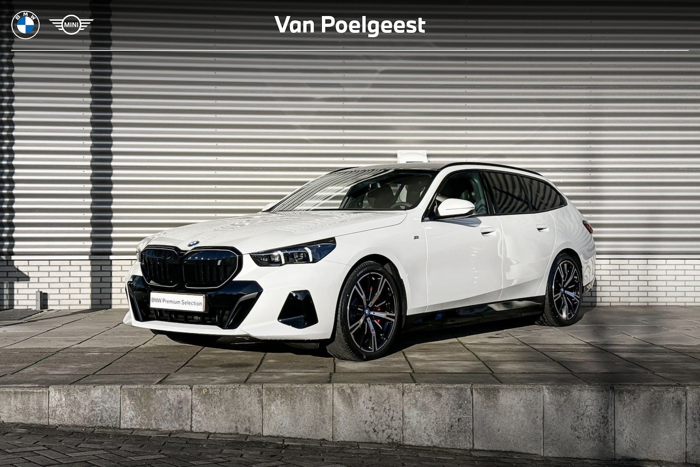 BMW i5 Touring - eDrive40 M Sportpakket Pro / Innovation Pack / Travel Pack | Selections 2500 - AutoWereld.nl