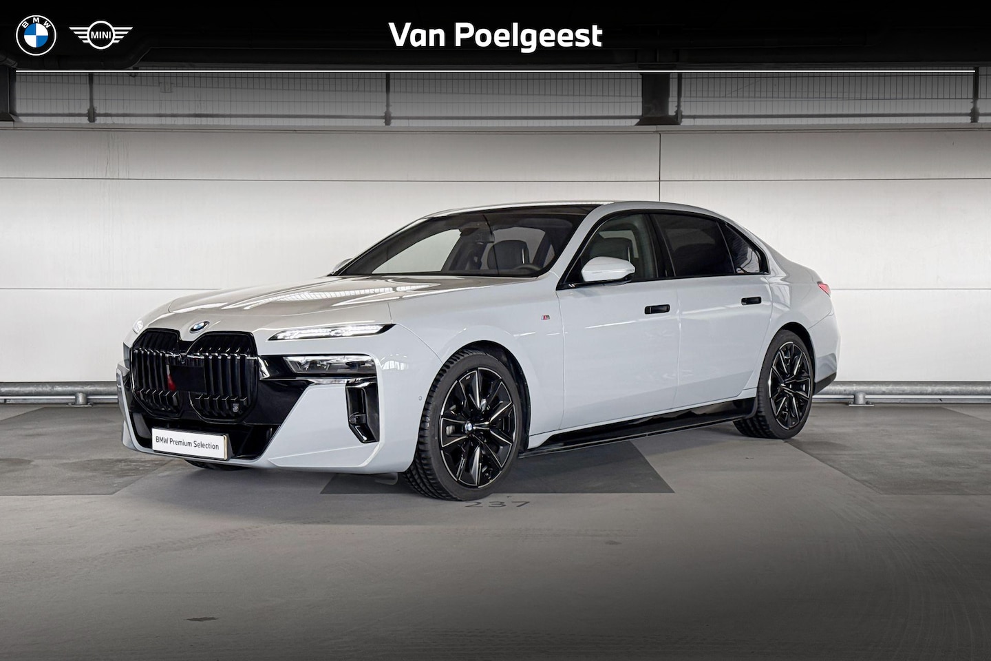 BMW i7 - eDrive50 | M Sport Pro | BMW Iconic Glow | Glazen Panoramadak Sky Lounge | Selections 3500 - AutoWereld.nl