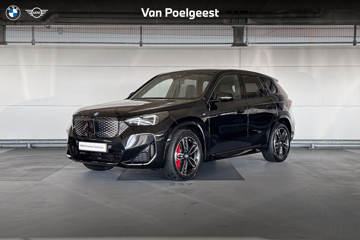 BMW iX1 - eDrive20 67 kWh | M Sportpakket Pro | Comfort Access | Selections 500 - AutoWereld.nl