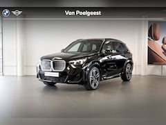 BMW iX1 - eDrive20 67 kWh | M Sport | Glazen Panoramadak | Harman Kardon | Stoelverwarming | Trekhaa