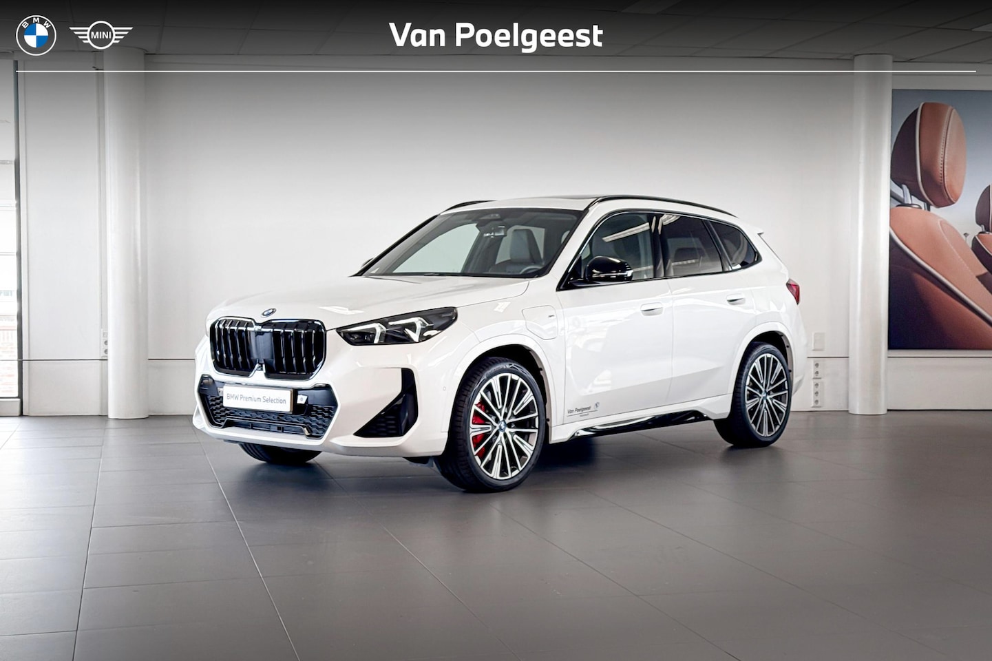 BMW X1 - xDrive30e | M Sport | Glazen Panoramadak | Harman Kardon | Trekhaak | Selections 500 - AutoWereld.nl