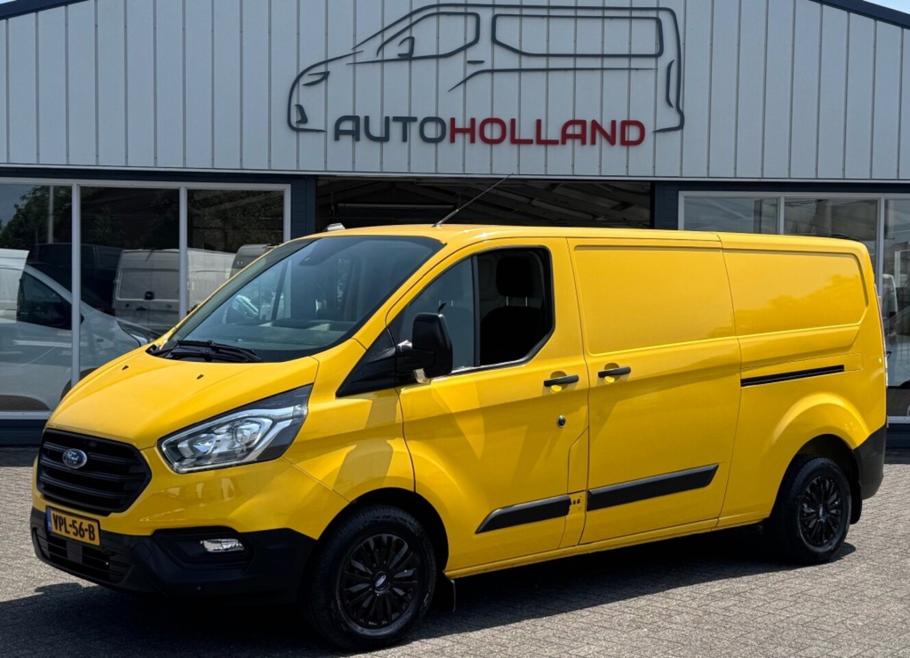 Ford Transit Custom - 2.0 TDCI 77KW 105PK L2H1 EURO 6 AIRCO/ CRUISE CONTROL/ NAVIGATIE/ CAMERA/ 100% DEALERONDER - AutoWereld.nl