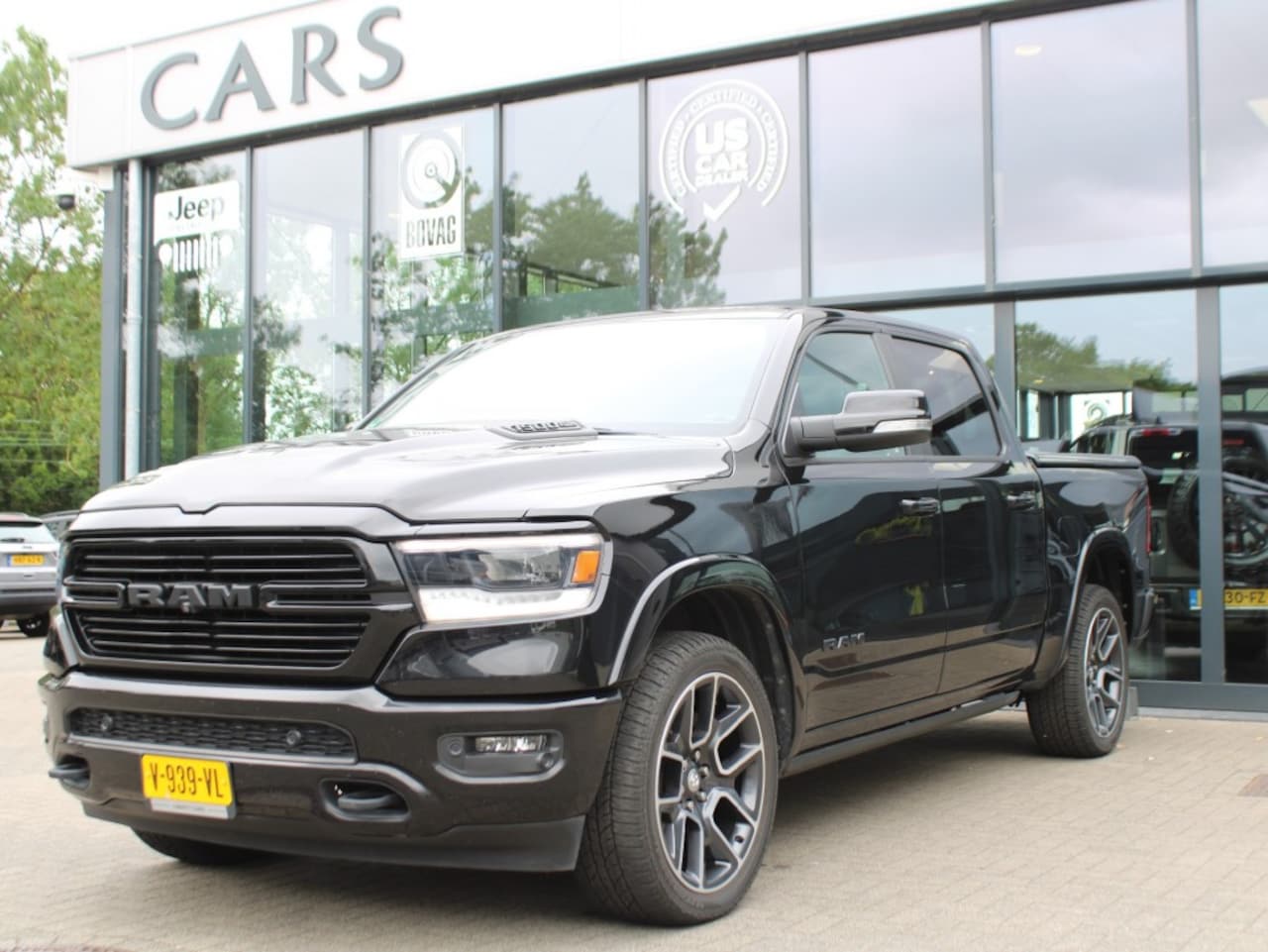 Dodge Ram - 5.7i V8 HEMI 4x4 Aut. LARAMIE SPORT NIGHT / LUCHTVERING - AutoWereld.nl