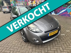 Renault Clio - 1.2 TCe Sélection Business Sport zeer mooie auto met 160 dkm nap dikke velgen navigatie ai