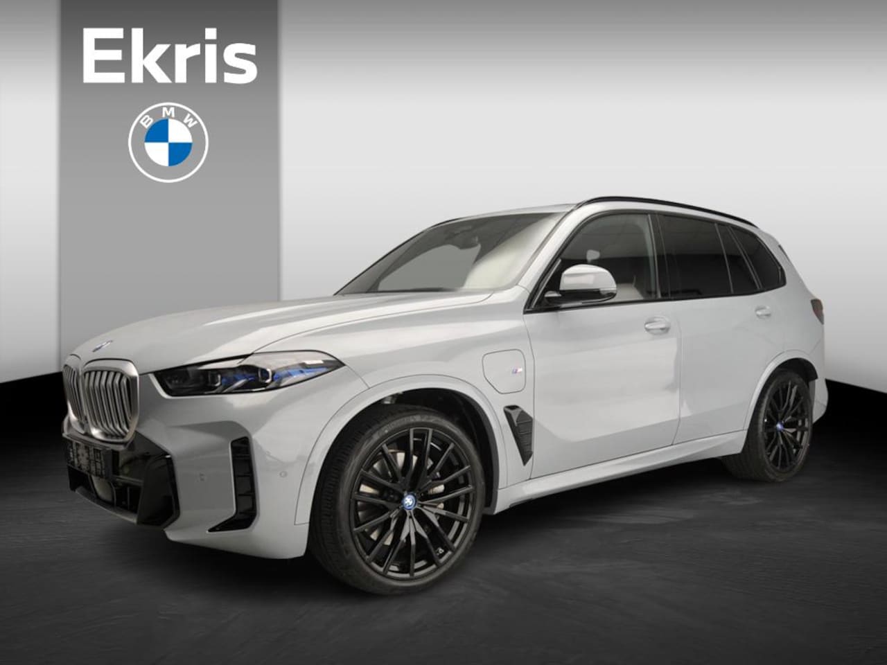 BMW X5 - xDrive50e | M-Sportpakket | LED | HUD | Schuifdak | Trekhaak | Comfortzetels | Active crui - AutoWereld.nl