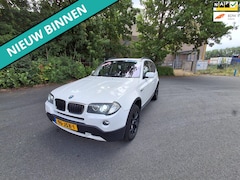 BMW X3 - 2.0i Business Line NETTE AUTO RIJDT EN SCHAKELT GOED