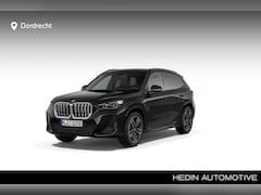 BMW X1 - xDrive25e | 19 Inch | M-Sportpakket | Premium Pack | Travel Pack | Trekhaak
