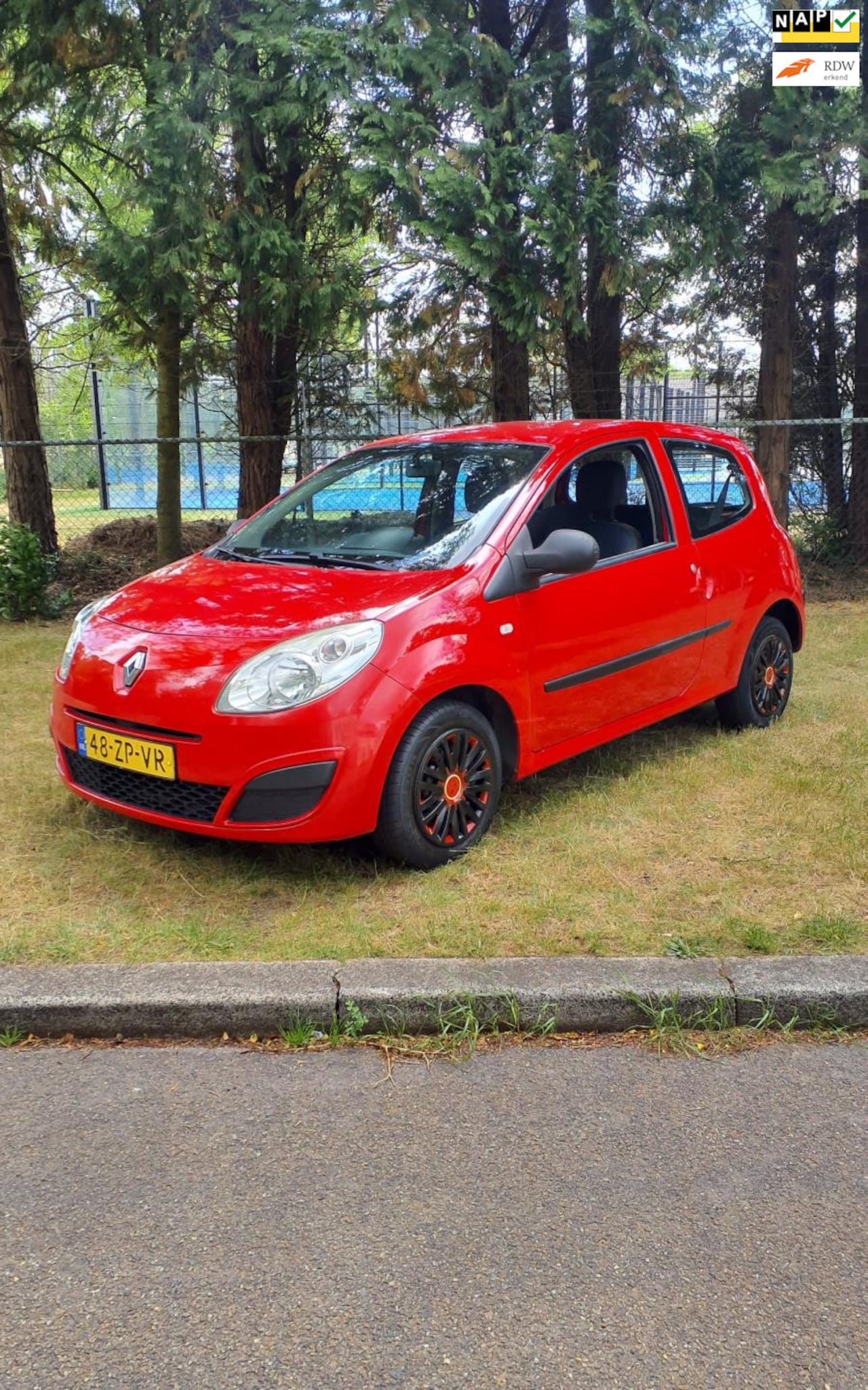 Renault Twingo - 1.2 Acces 1.2 Acces Nieuwe apk , 148.000 N.A.P - AutoWereld.nl