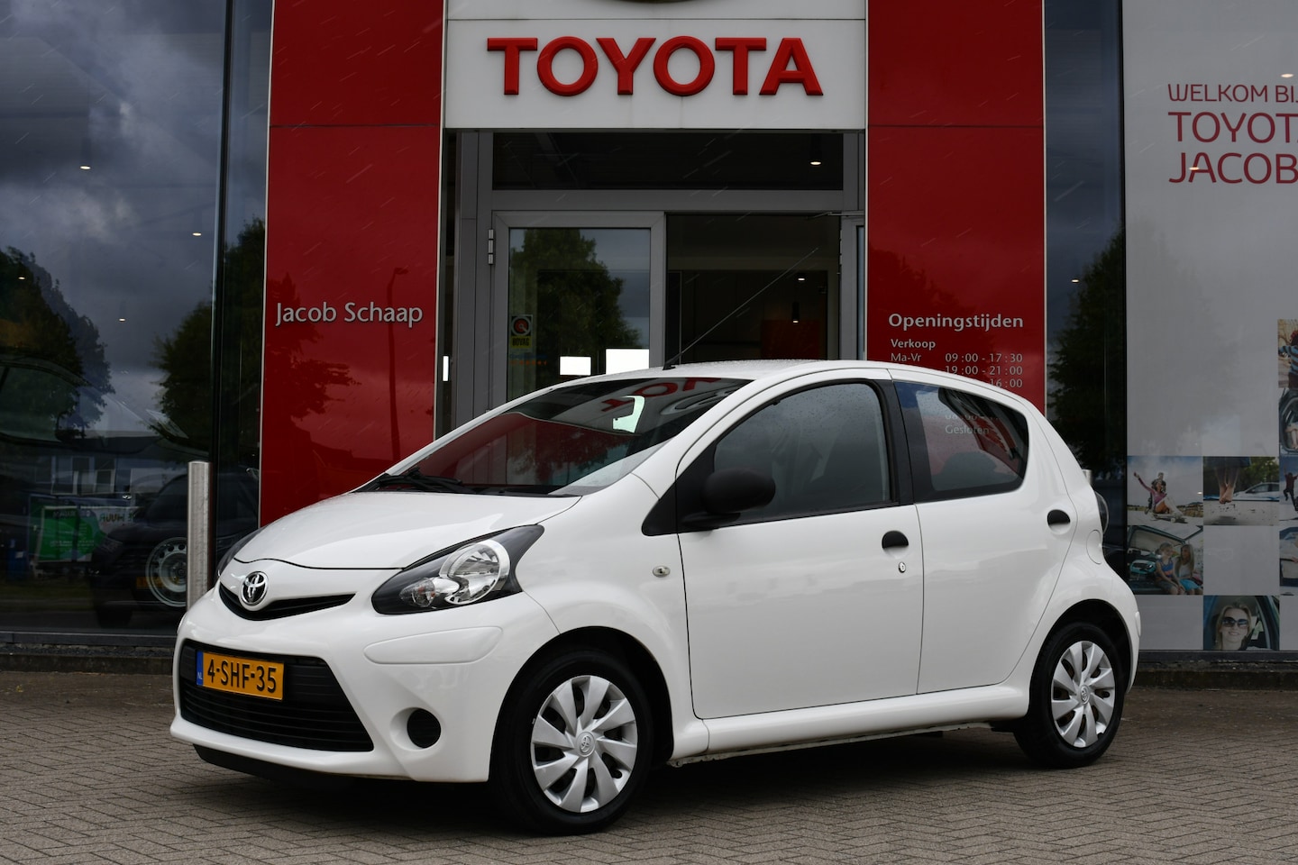 Toyota Aygo - 1.0 VVT-i Now 68pk | Airconditioning | Elektrische ramen | NL-auto | - AutoWereld.nl