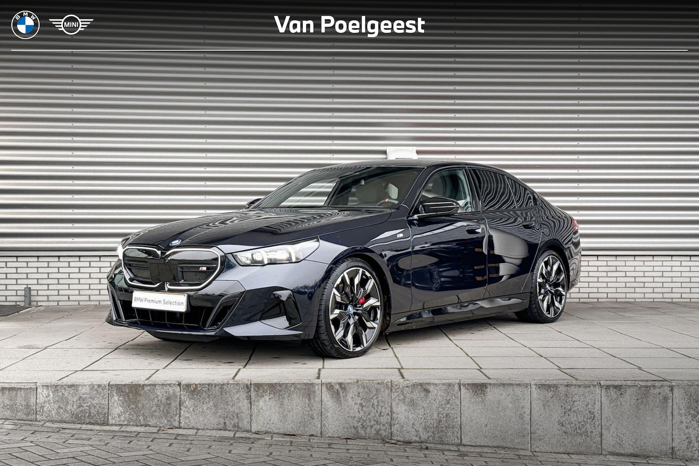BMW i5 - Sedan M60 xDrive BMW i5 M60 xDrive Driving Assistant Professional / M sport / Travel Pack - AutoWereld.nl