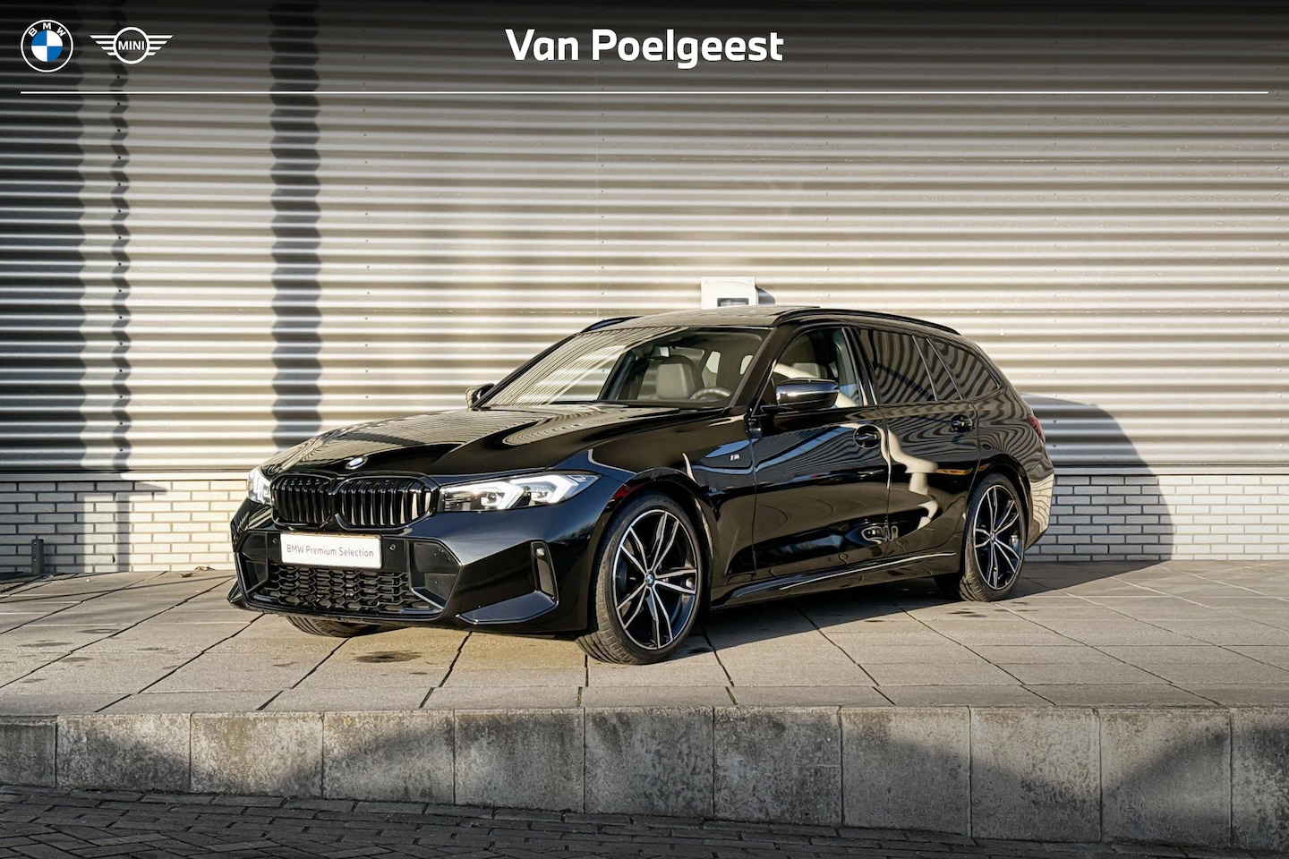 BMW 3-serie Touring - 320i M Sport / Travel Pack / Panoramadak | Selections 1500 - AutoWereld.nl