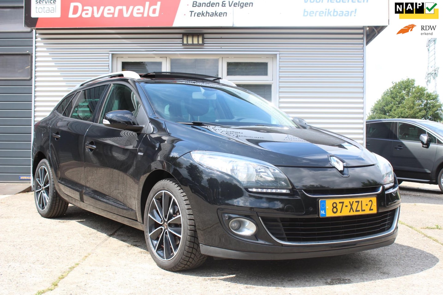 Renault Mégane Estate - 1.2 TCe Bose 1.2 TCe Bose 5-deurs, nieuwe distributie-set, airco-climate control, cruise-control, panor - AutoWereld.nl