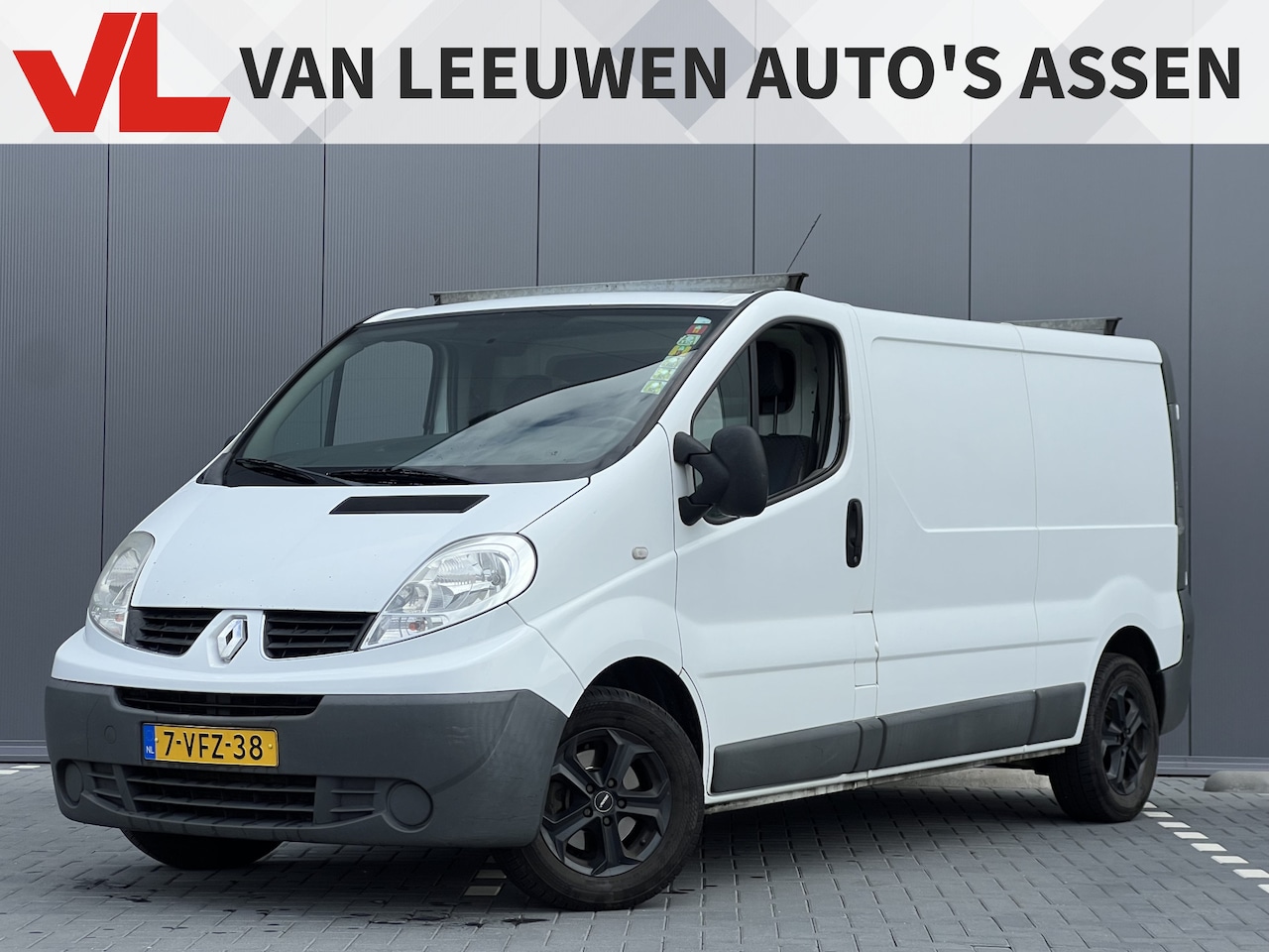 Renault Trafic - 2.5 dCi T29 L2H1 | Airco | Parkeer sensoren | Trekhaak - AutoWereld.nl