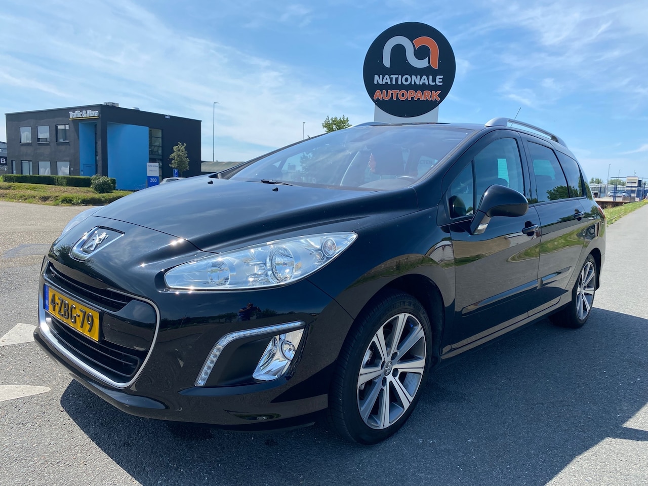 Peugeot 308 SW - 2014 * 1.6 THP Allure 7p * AUTOMAAT * PANORAMA * ELEC. RAMEN - AutoWereld.nl