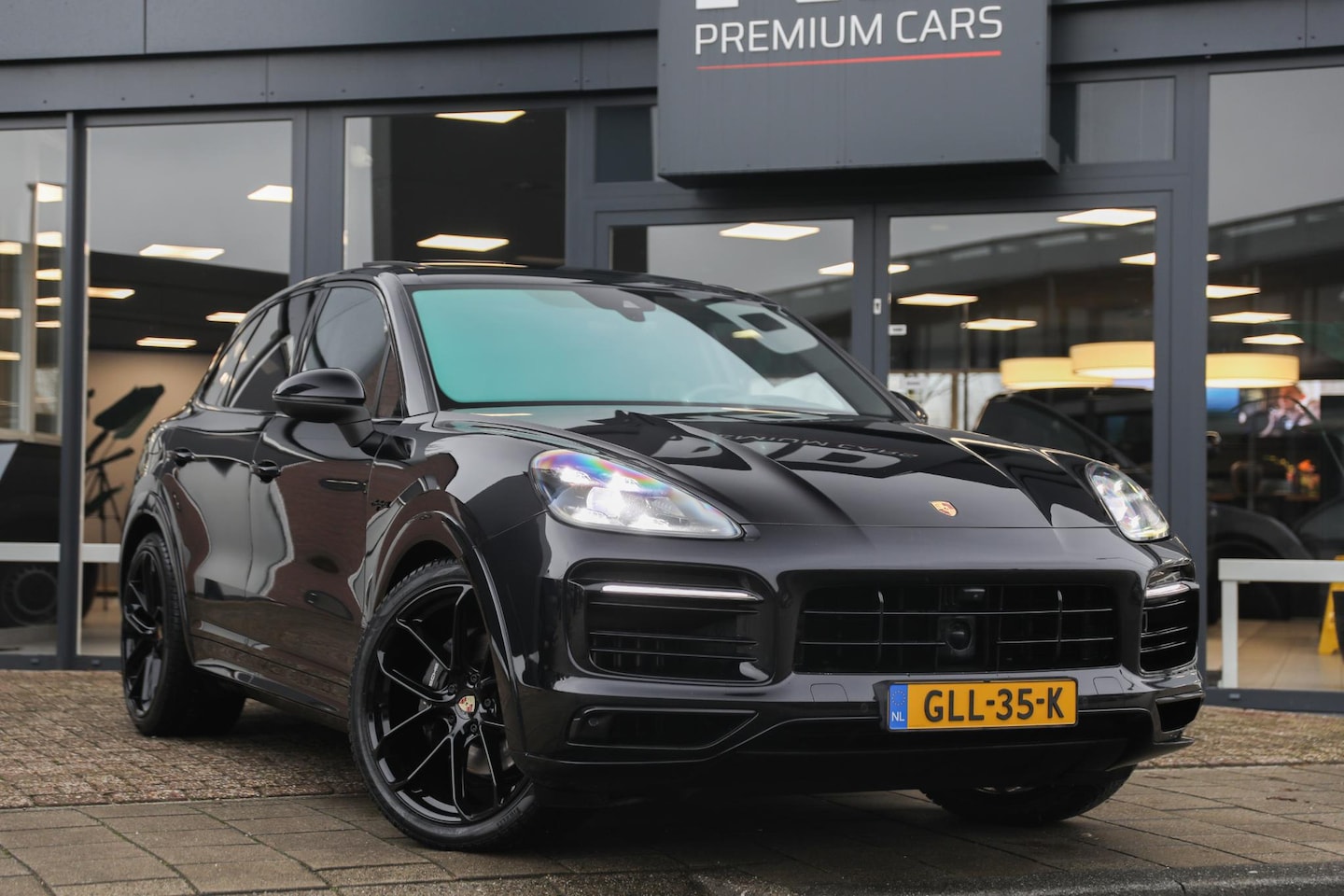 Porsche Cayenne - 3.0 E-Hybrid | Nachtzicht assistent | Sportdesign | Bose | Matrix | Softclose - AutoWereld.nl