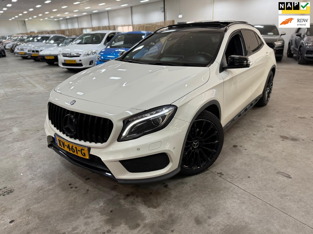 Mercedes-Benz GLA-Klasse - 200 Prestige / PANORAMADAK / AUTOMAAT / DEALER ONDERHOUDEN - AutoWereld.nl