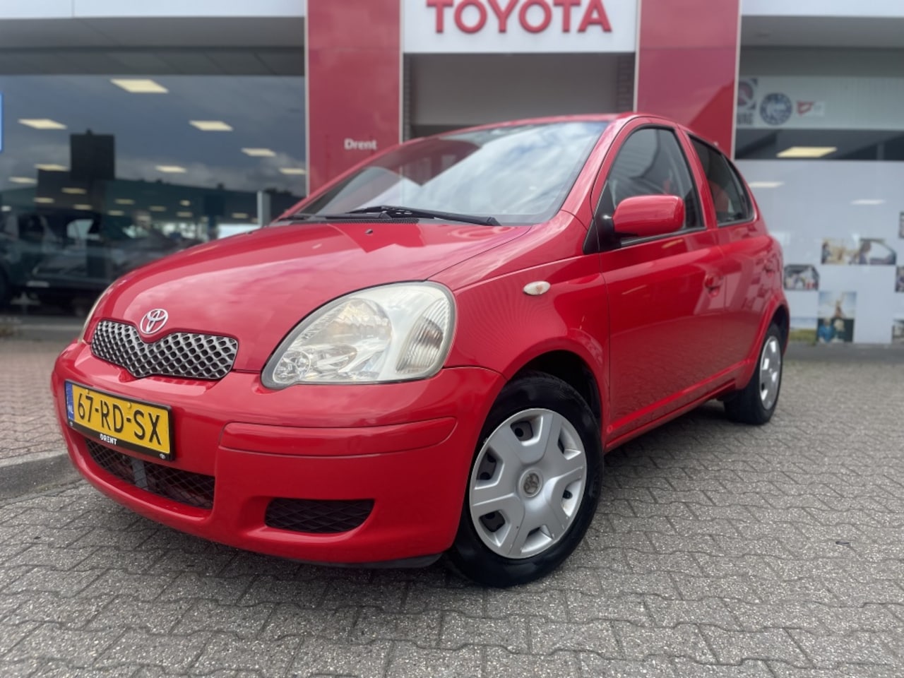 Toyota Yaris - 1.3 VVT-i Sol | Elektr. verst. buitenspiegels | Airco | Radio - AutoWereld.nl