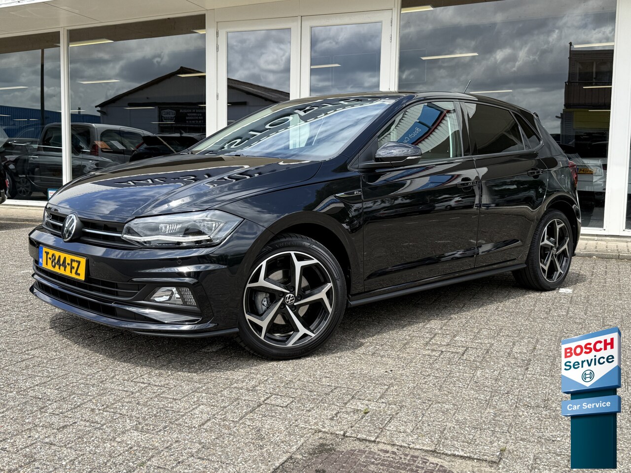 Volkswagen Polo - 1.0 TSI Highline R | LED | Pano | Keyless | PDC v+a incl camera | Apple Carplay | ECC | Af - AutoWereld.nl