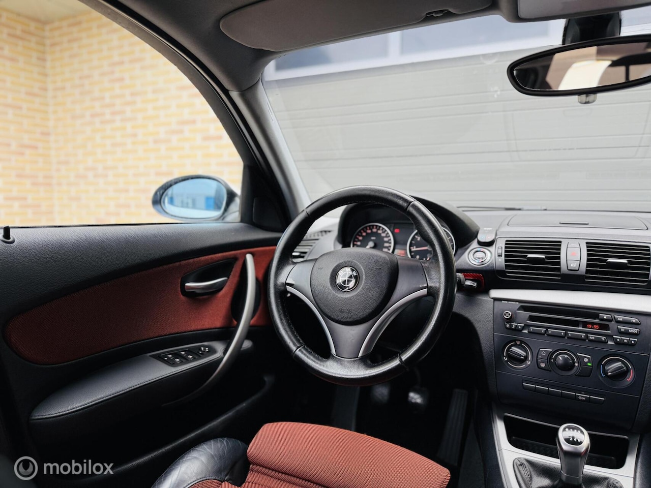 BMW 1-serie - 116i|LM Velgen|Airco|Onderhoudsboekjes|PDC| - AutoWereld.nl