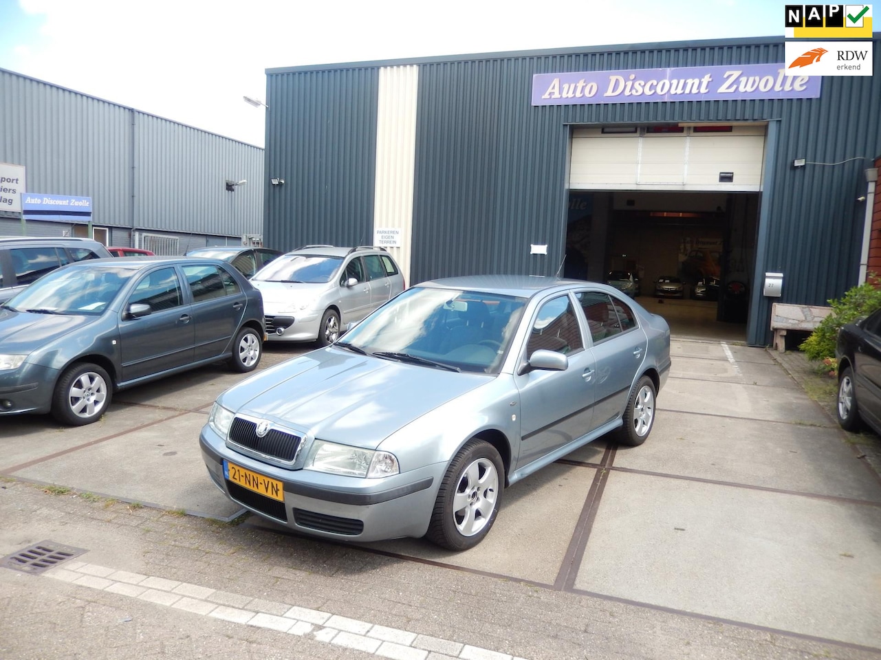 Skoda Octavia - 1.6 Comfort AIRCO APK TOT 19-06-2026 - AutoWereld.nl