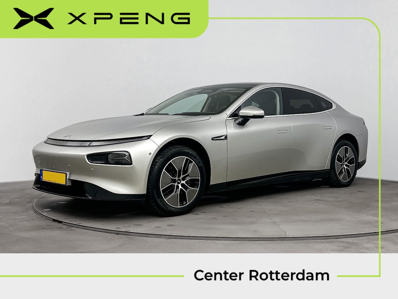 Xpeng P7 - RWD Long Range 86 kWh Panoramadak | Sfeerverlichting - AutoWereld.nl