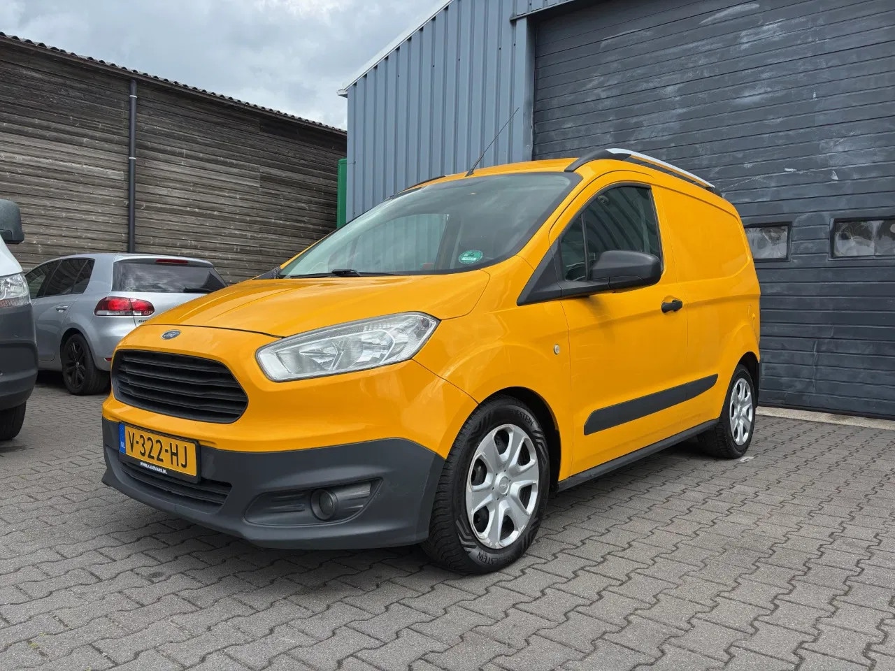 Ford Transit Courier - 1.5 TDCI 90 PK Airco - AutoWereld.nl