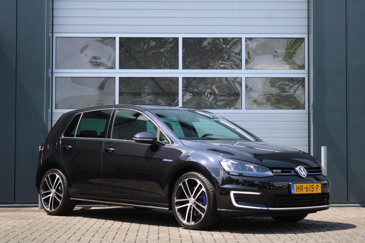 Volkswagen Golf - 1.4 TSI GTE Clima/Cruise/Navi/Bluetooth/PDC/Apple/Andoid/DAB/LED/18"LM/Trekhaak/Dealeronde - AutoWereld.nl