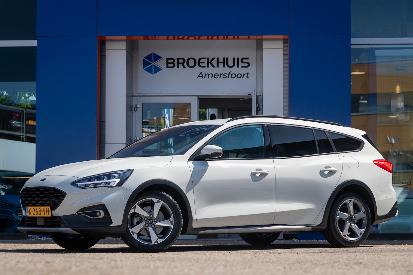 Ford Focus Wagon - 1.0 EcoBoost Hybrid Active X Business | Trekhaak | Camera | Winterpakket | Apple Carplay/A - AutoWereld.nl