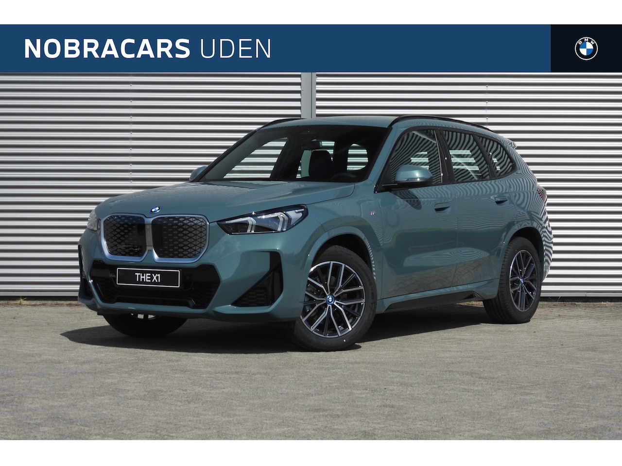 BMW iX1 - eDrive20 M Sport / Trekhaak / Achteruitrijcamera / Sportstoelen / M Adaptief onderstel / C - AutoWereld.nl