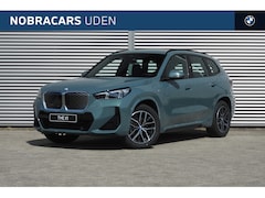 BMW iX1 - eDrive20 M Sport / Trekhaak / Achteruitrijcamera / Sportstoelen / M Adaptief onderstel / C