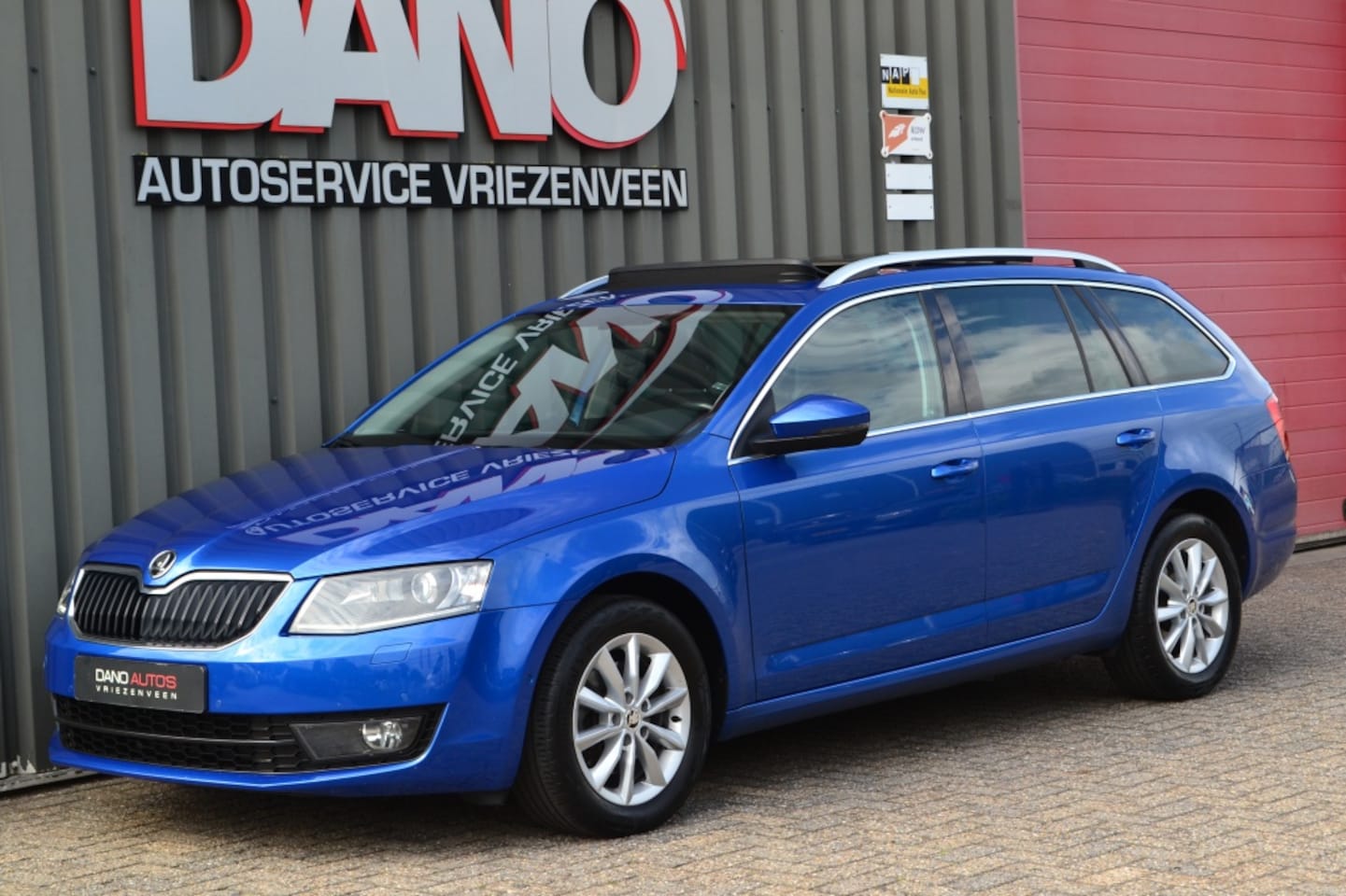 Skoda Octavia Combi - 1.0 TSI DSG Greentech Pano/Camera/Leer/LED - AutoWereld.nl