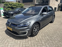 Volkswagen e-Golf - E-Golf Full-option leer/Apple-carplay/Navi/premium audio/dodehoe