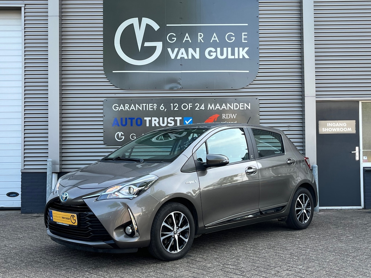 Toyota Yaris - 1.5 Hybrid 101PK Automaat Navi,Cruise,Clima,Stoelverw.,Isofix,Camera,Bluetooth,Lmv,Stuurb. - AutoWereld.nl