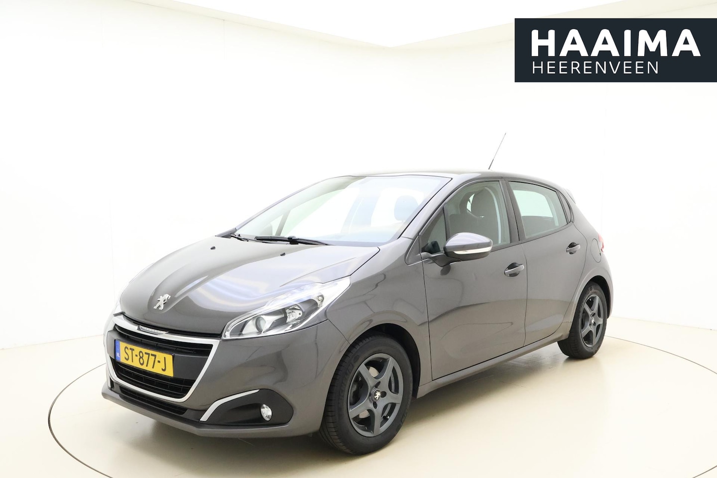 Peugeot 208 - 1.2 PureTech Blue Lion 82 pk | Trekhaak | Navigatie | LM velgen - AutoWereld.nl