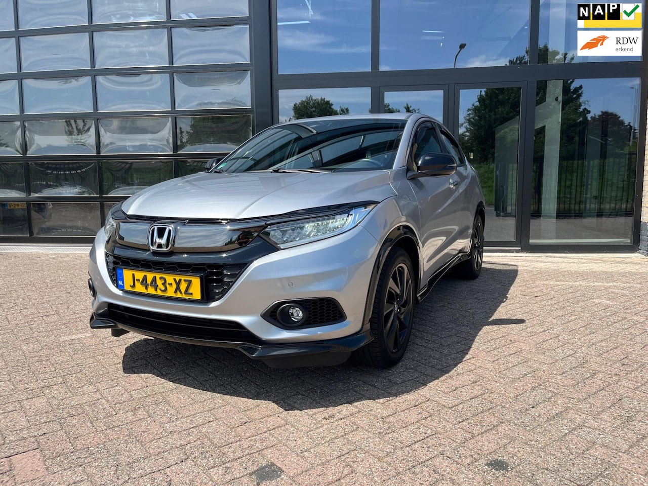 Honda HR-V - 1.5 i-VTEC Turbo Sport 1.5 i-VTEC Turbo Sport, Automaat, 182 PK ! - AutoWereld.nl