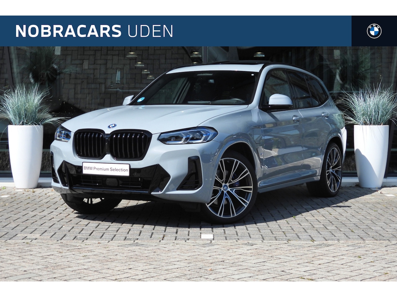 BMW X3 - 30e xDrive M Sport Automaat / Panoramadak / Trekhaak / Sportstoelen / Adaptief onderstel / - AutoWereld.nl